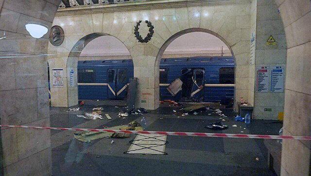 СМИ: Взрывное устройство в метро Петербурга имело поражающие элементы