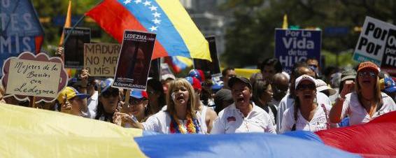 Венесуэла за три года потеряла 38 миллиардов долларов из-за санкций США