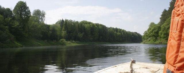 В озере в Духовщинском районе утонул 25-летний мужчина