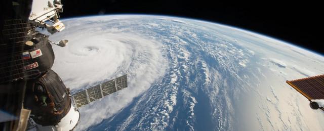 Ураган «Ирма» ослаб с пятой до четвертой категории