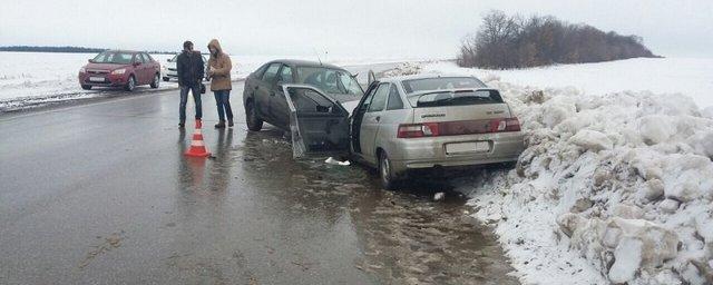 В Самарской области шестеро людей пострадали в автомобильной аварии