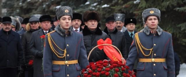 В Уфе Глава Башкирии в парке Победы возложил цветы к Вечному огню