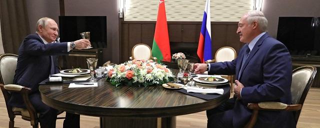 Лукашенко просил Путина передать Меркель просьбу о невмешательстве в дела Белоруссии