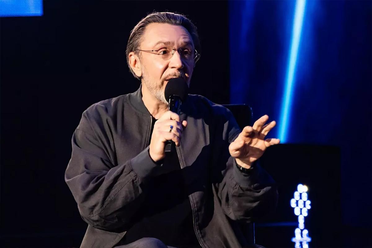 Шаманские пляски от Шнурова: лидер &laquo;Ленинграда&raquo; объявил войну порче на Байкале