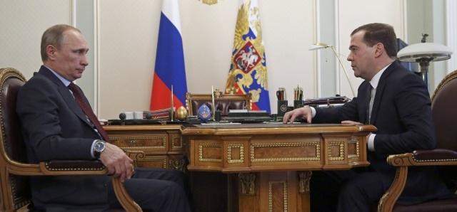 Медведев назвал Путину сроки внесения проекта бюджета в Госдуму