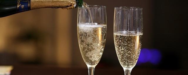 Комитет ГД принял поправку об увеличении ставки акциза на шампанское