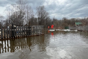 Вода активно отступает из затопленных поселков в Хабаровском крае, патрули МЧС мониторят обстановку в зоне риска