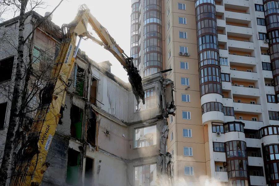 Севастополю на расселение из аварийного жилья выделят 170 млн рублей