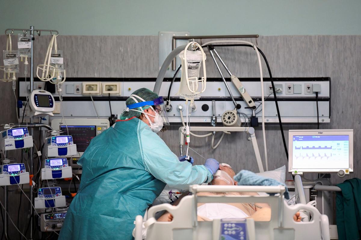 Жительница Новосибирска скончалась от коронавируса после операции на сердце