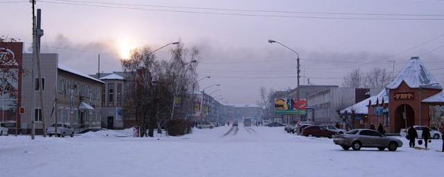 В Алтайском крае авто въехало в остановку с людьми, есть пострадавшие
