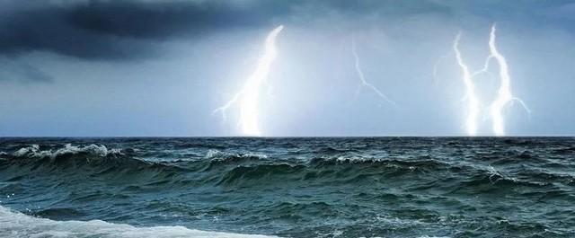 МЧС объявило предупреждение о шторме на Азовском побережье Кубани