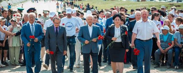 В Якутске траурным митингом почтили память погибших в ВОВ