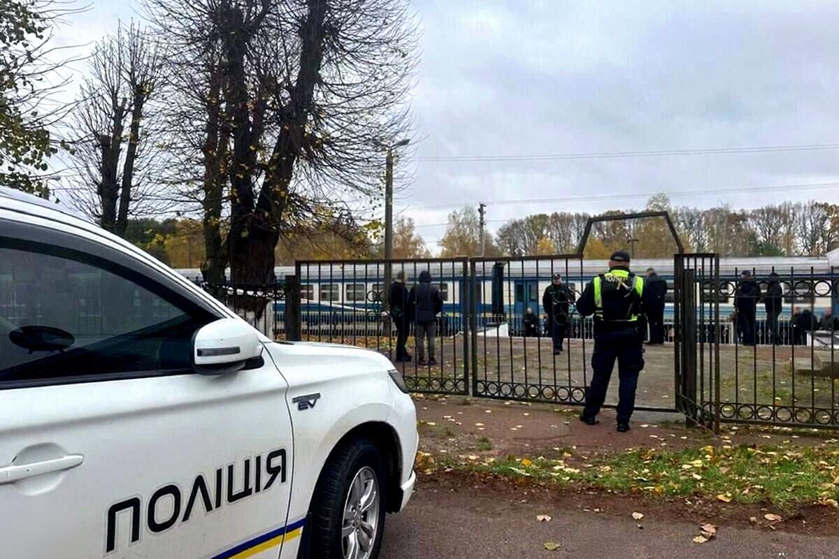 Мужчина взорвал гранату в поезде под Житомиром. Погибли пять человек