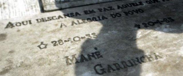 В Бразилии из склепа исчезли останки футболиста Гарринчи