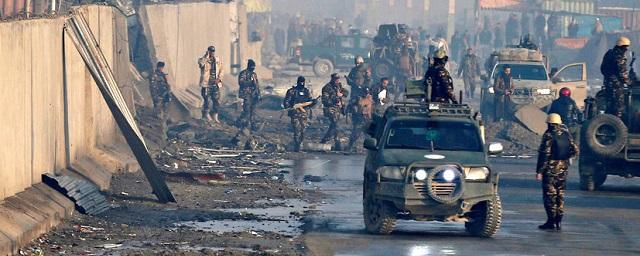 В Афганистане при атаке талибов погибли 126 человек