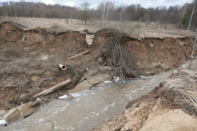 В Радутине в г.о. Чехов купировали повреждение плотины