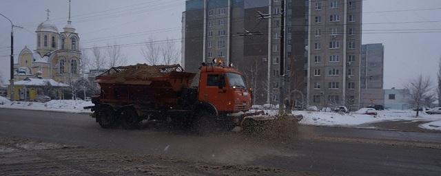 Воронежские улицы ночью от снега убирали 150 единиц спецтехники
