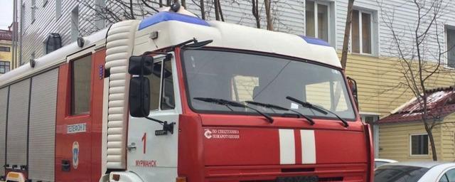 В Кировске 12 пожарных тушили пожар в квартире