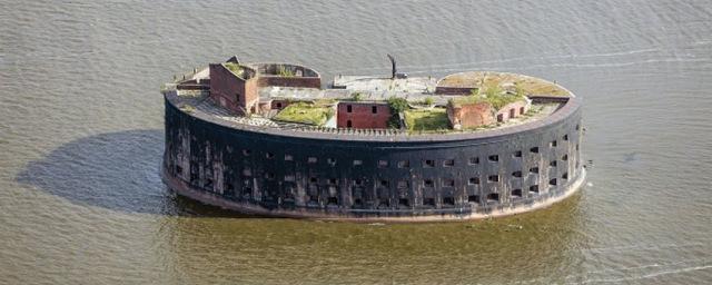 УФАС запретило проведение экскурсий на форт «Император Александр I»