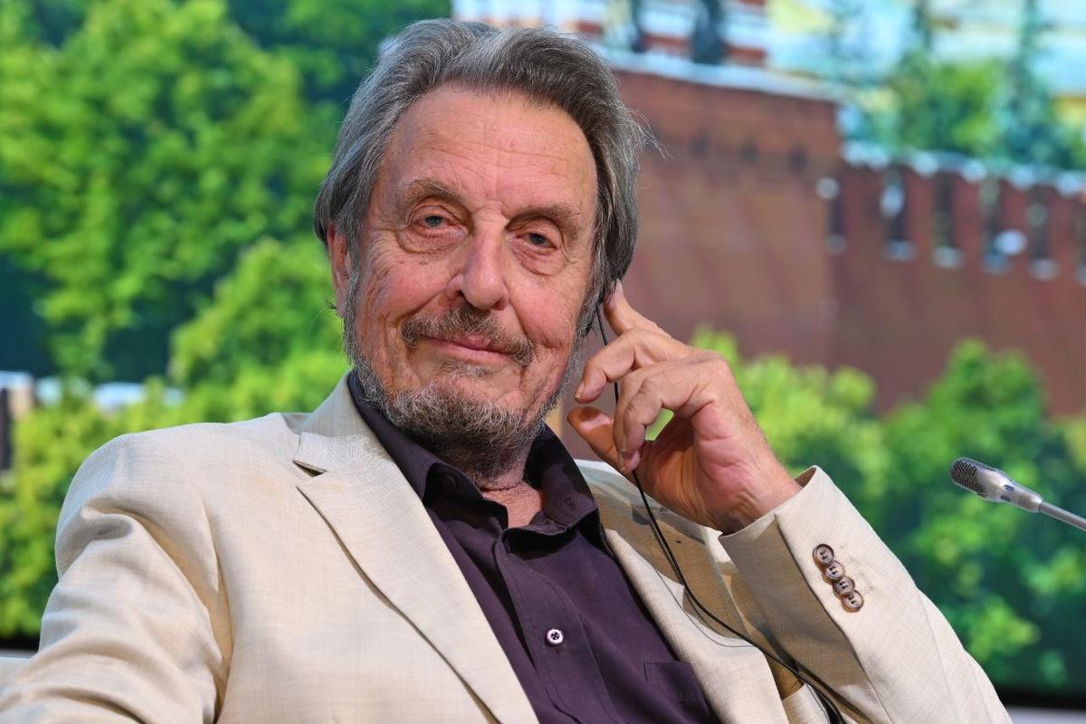 Отец Илона Маска охарактеризовал Москву как самую впечатляющую столицу в мире