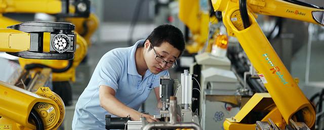 Китай за год увеличил выпуск промышленных роботов на 34%