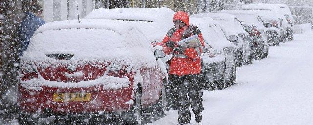 В Великобритании снегопад парализовал весь транспорт