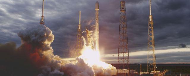 Компания SpaceX планирует увеличить число запусков в 2018 году на 50%