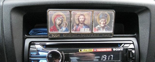 РПЦ призывает спокойнее относиться к верующим водителям такси