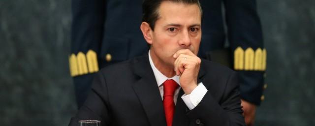 В Мексике политики призывают президента отменить визит в США