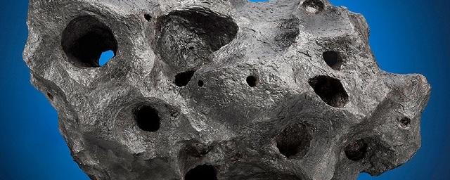 В США за рекордные $237,5 тысячи продали фрагмент метеорита в 30 кг