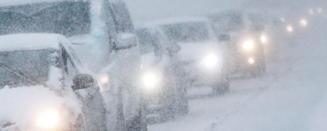 На дороги Хакасии выпал снег