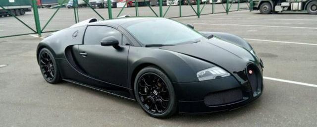 В Казани сняли на видео Bugatti Veyron стоимостью более 100 млн рублей