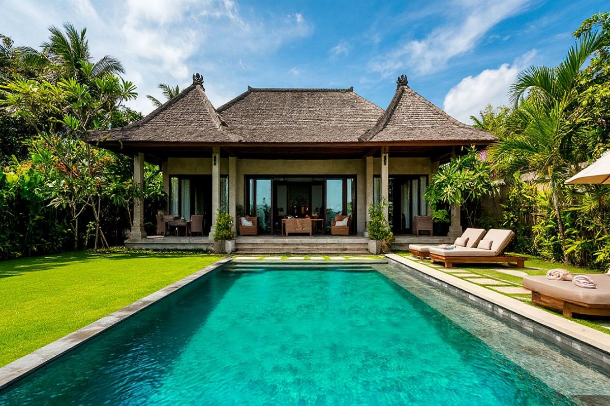 Генпрокуратуру попросили проверить Собчак, Гузееву и Лолиту на мошенничество с виллами на Бали