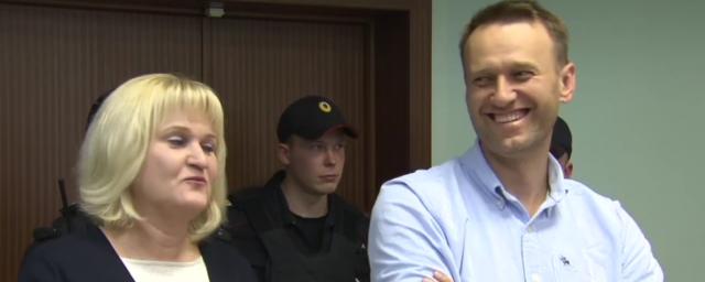 Суд отказался заменить Навальному условный срок реальным