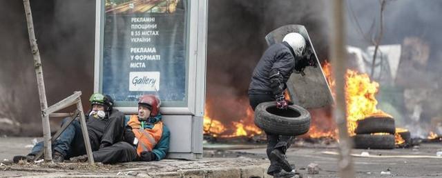 Порошенко рассказал, как лично выносил погибших с Майдана в 2014 году