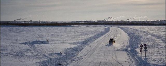В Якутии спасатели вызволили из снежного плена шесть машин
