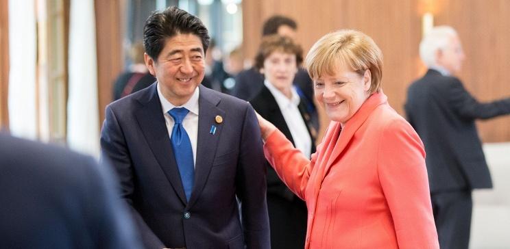 СМИ: Меркель в 2015 году предлагала Японии вступить в НАТО
