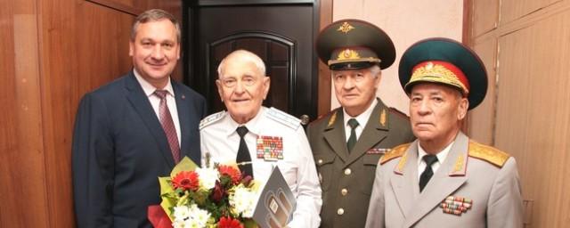 Глава Пскова поздравил с 74-й годовщиной окончания Курской битвы ее участника