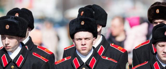 Ученики Томского кадетского корпуса отказались есть кашу с опарышами