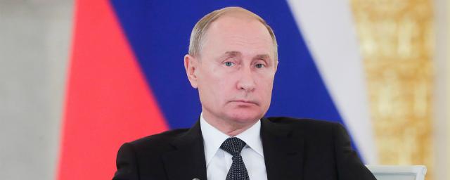 Песков: Путин расплачивается наличными 1-2 раза в году