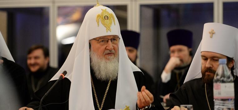 Патриарх Кирилл призвал власть решить проблему с уровнем квартплаты