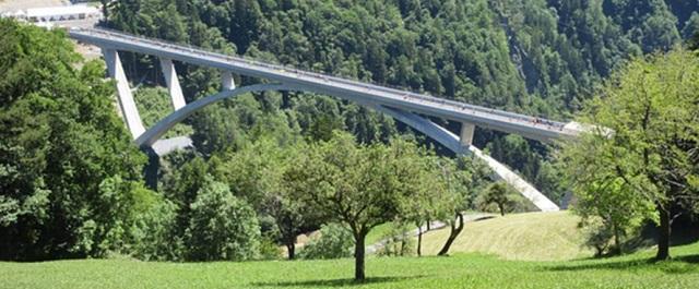 В Швейцарии достроили самый высокий в Европе однопролетный мост