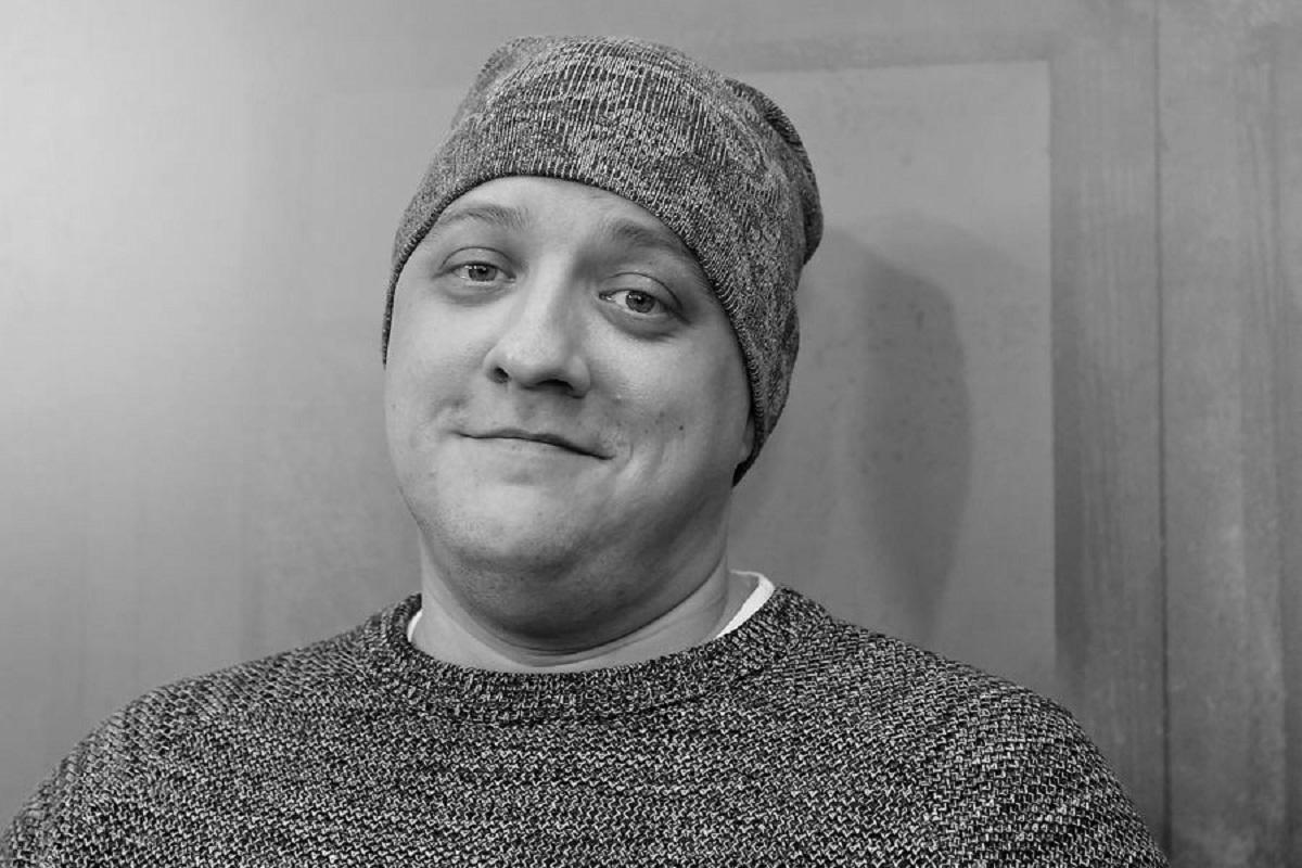 Стали известны подробности смерти актера Романа Попова