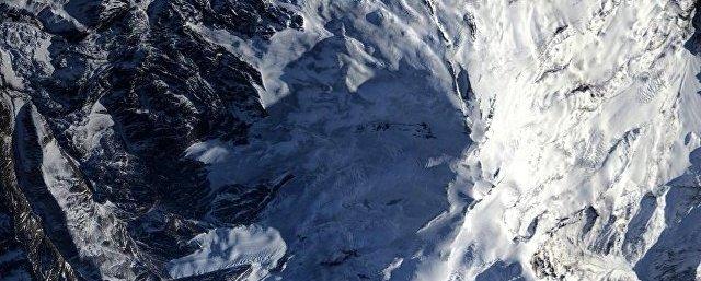 МЧС: Сорвавшиеся с Эльбруса альпинисты скончались