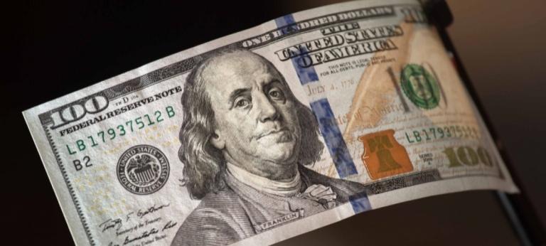 Официальный курс доллара в РФ упал до 60 рублей