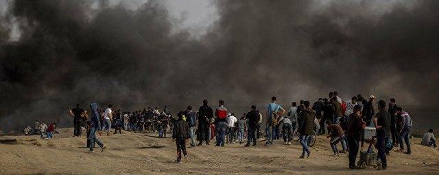 Из-за протестов палестинцев Израиль закрыл КПП на границе с Газой