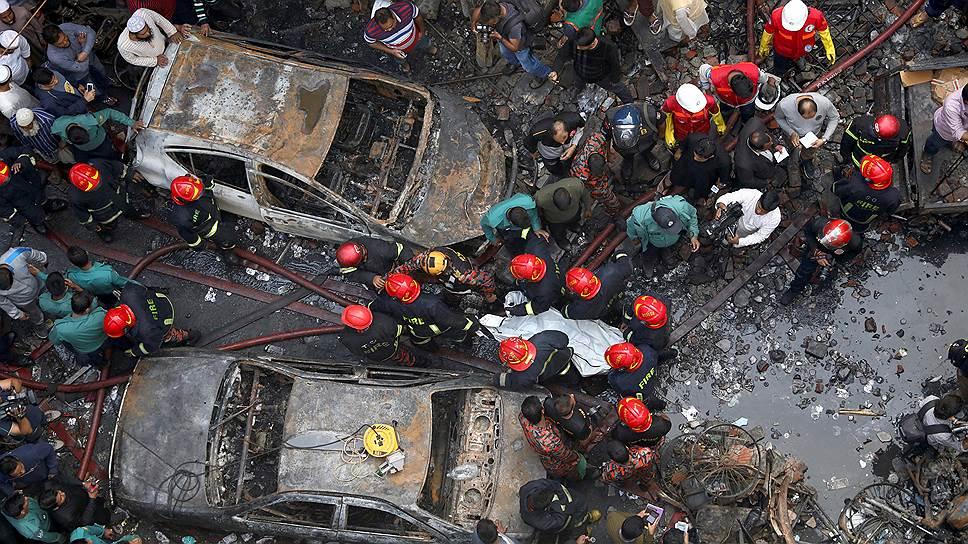 В Бангладеш при пожаре погибли 70 человек