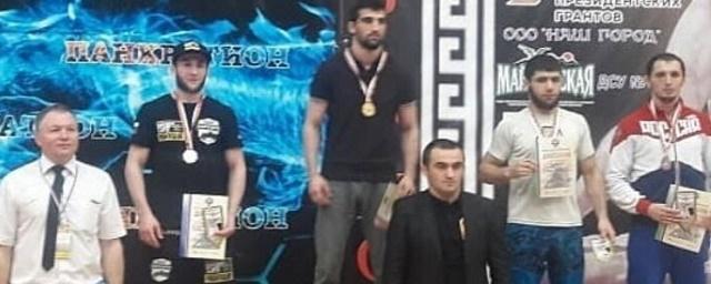 Спортсмены из КЧР завоевали пять медалей на чемпионате по панкратиону