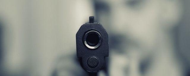 В Ярославле вооруженный пистолетом мужчина ограбил магазин