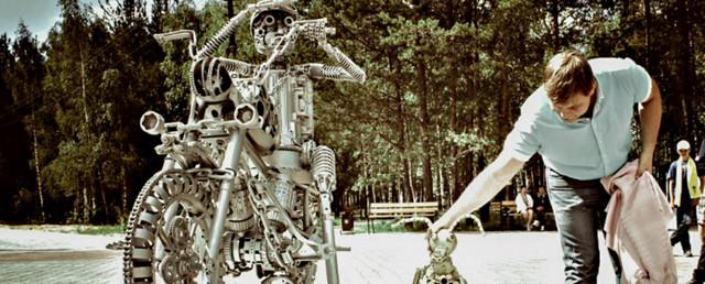 В югорском парке «Молодежный» установили скульптуры сказочных героев